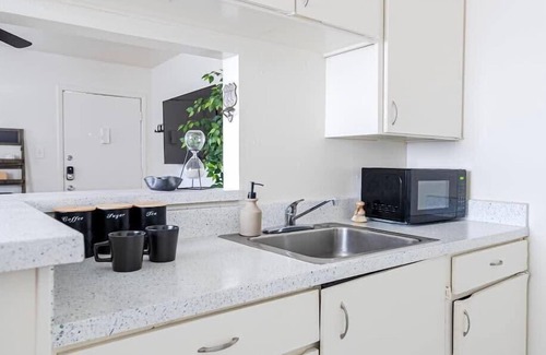 North University Apartment | Rancho Del Sol | Cozy Ranch Style | Central Austin