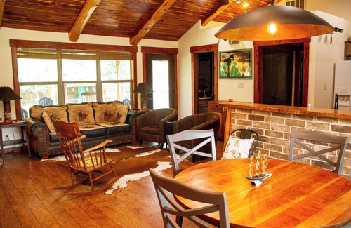 Granbury Cabin | RanchWater Lodge In Granbury Texas