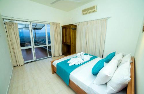 Tennekumbura Villa | Range Kandy