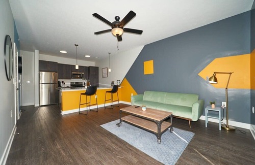 Downtown Indianapolis Apartment | Rare 1BDR Apt with Pool Gym Parking