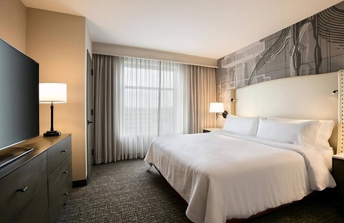 Berkeley Heights Hotel | Rare Find! Indoor Pool, Free Breakfast, Pet-Friendly Property, Parking Onsite!
