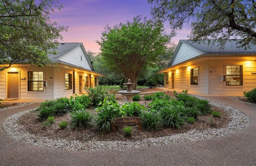 Crawford Apartment | RARE FIND! Private Suite on Country Retreat Covered with Trees PLUS POOL!