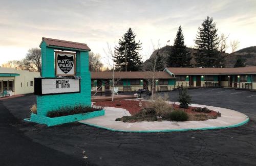 Raton Hotel | Raton Pass Motor Inn