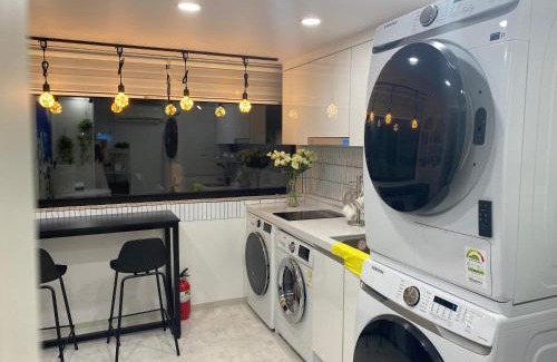 Gwanak-gu Apartment | Raum Stay #sillim stn 2min #airport bus 1min #gangnamhongdae 20min #yeouido10min #longtermstay dc #healingproperty