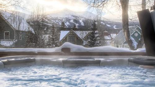 Weisshorn House | Raven's Bungalow