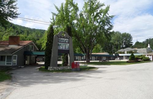Trail Hotel | Ray Lyn Motel
