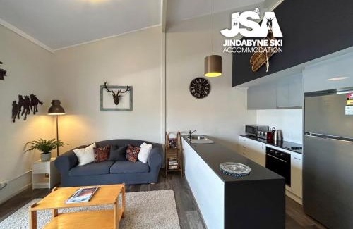 Jindabyne Apartment | Razorback 6