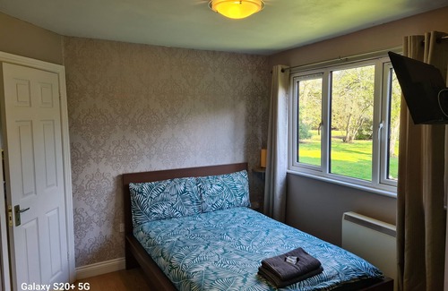 Aldermaston Wharf Ski Chalet | Reading private chalet with two acre gardens and lake
