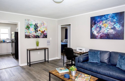 Fayetteville House | "Rebel Base" in the Heart of Fayetteville