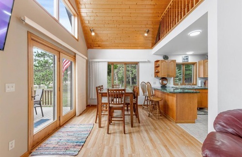 Danbury Cabin | Rec Garage ~ Fire Pit ~ Pool ~ Sauna ~ Views