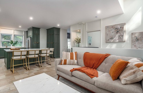 Blackstone House | Recently renovated East Side gem- walk to Brown, Wayland Sq, and more!