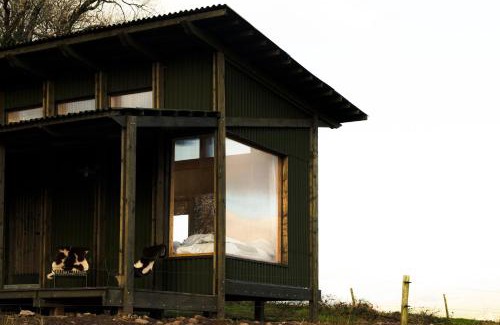 Cappoquin House | Reconnect at Off-Grid Hilltop Cabin with Mountain Views