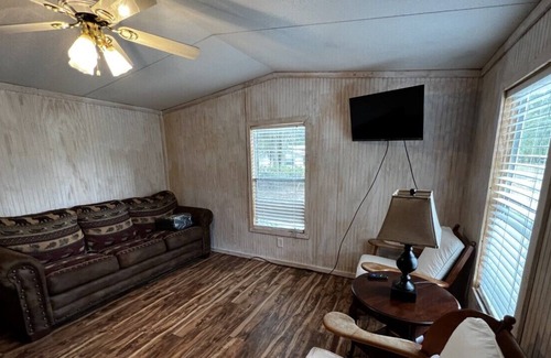 Sylvania House | Reconnect with nature, peaceful pond stay with outdoor kitchen & access to water