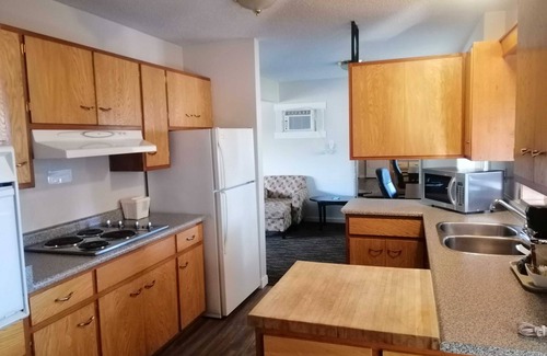Central Okanagan Hotel | Recreation Inn & Suites