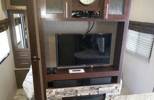 Cottage Grove House | Recreational Vehicle