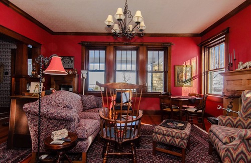 Higginsville Other | Red Brick Farmhouse B&B - John & Hilda's Room