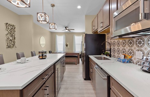 Tower Grove East House | Red Brick Hideaway | JZ Vacation Rentals