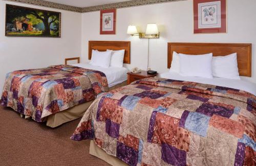 Soudersburg Hotel | Red Carpet Inn Ronks