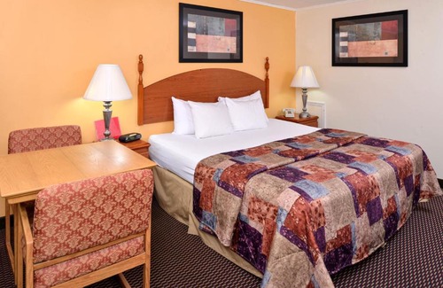 Soudersburg Hotel | Red Carpet Inn Ronks