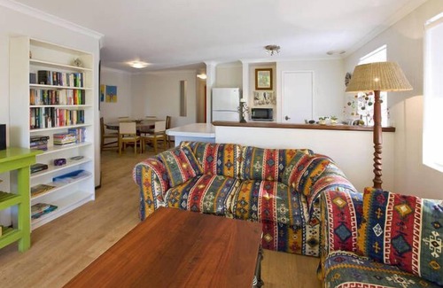 Dunsborough House | Red Cat Shack Dunsborough