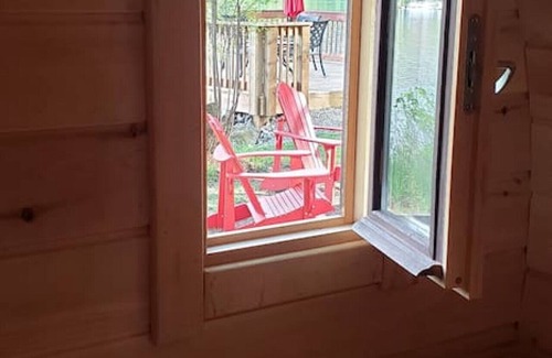 Minden Hills Cottage | Red Cedar Chalet on Brady Lake (Sauna and hot tub)