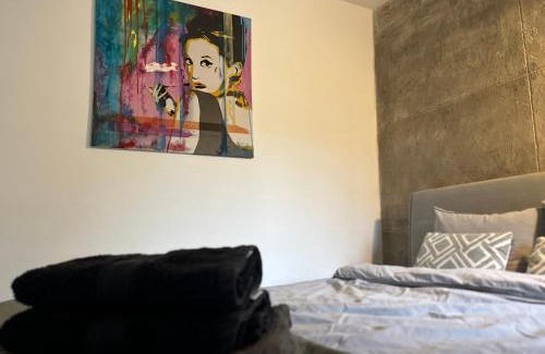Lagow Apartment | Red Chapel