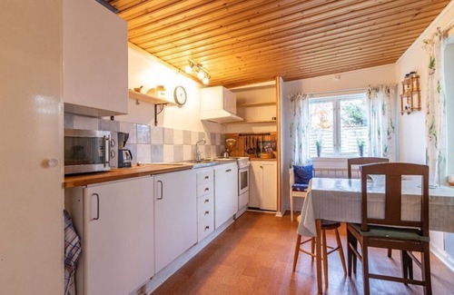 Hallaryd House | Red cottage near the lake with free Wifi