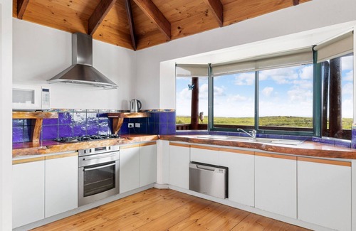 Gnarabup House | Red Door - *Spectacular views, close to beach, large spaces*