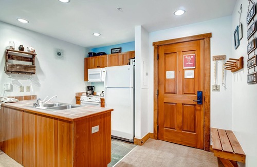 River Run Condo | Red Hawk Lodge 2207