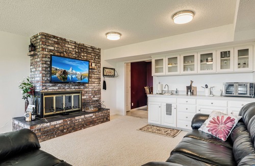 Dundee House | Red Hills Vacation ~ Three Bedroom Guest Suite with a Private Hot Tub and Sauna