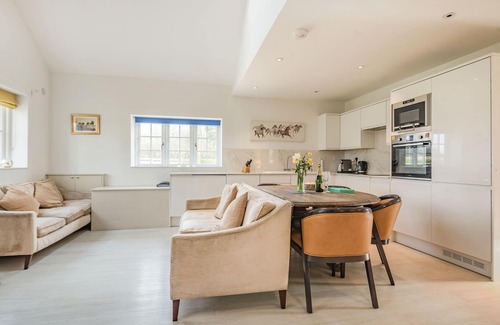 Petersfield Cottage | RED KITE COTTAGE, family friendly in Froxfield, Hampshire