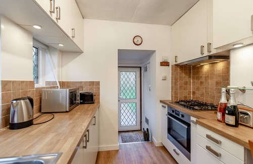 Charing House | Red Leaves - Two Bedroom House, Sleeps 4