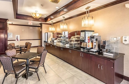 Mineral Wells House | Red Lion Inn & Suites | 2 King Beds, Free Breakfast, Close to Lake Mineral Wells