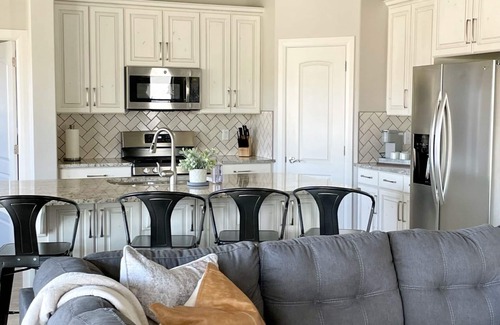 Sienna Hills House | Red Rock Landing- spacious & luxurious 4 bed/4 bath townhouse near Zion w/VIEW!