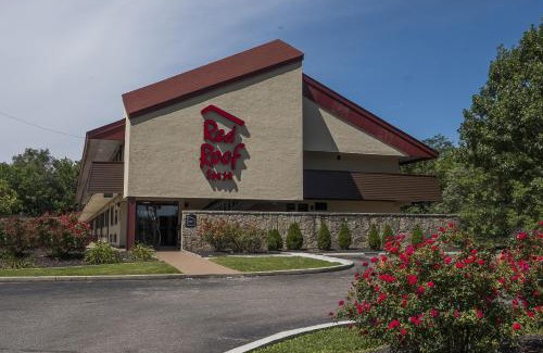 Latonia Hotel | Red Roof Inn Cincinnati East - Beechmont