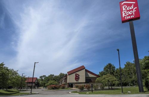 Latonia Hotel | Red Roof Inn Cincinnati East - Beechmont