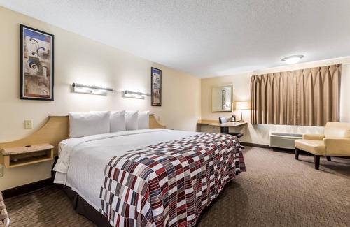 Middleburg Heights Hotel | Red Roof Inn Cleveland Airport-Middleburg Heights