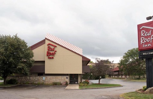 Kalamazoo Hotel | Red Roof Inn Kalamazoo West - Western Michigan U