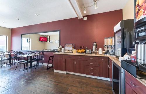 Troy Hotel | Red Roof Inn St Louis - Troy, IL