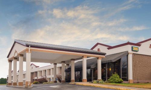 Westampton Hotel | Red Roof Inn & Suites Mt Holly - McGuire AFB