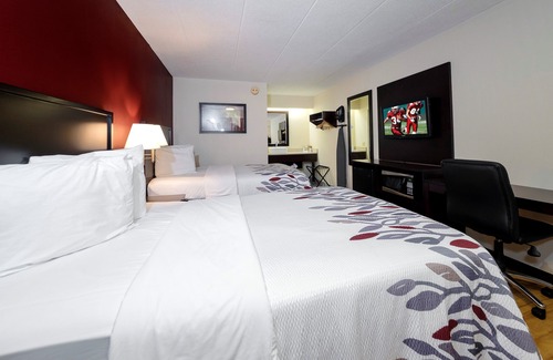 Washington Hotel | Red Roof Inn Washington, PA