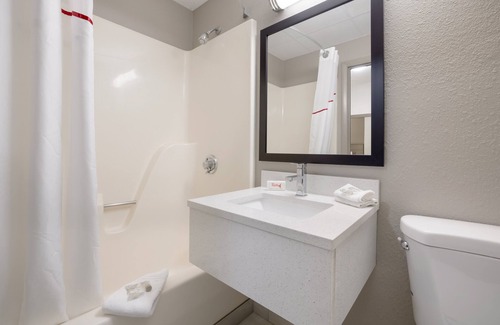 Weedsport Hotel | Red Roof Inn Weedsport