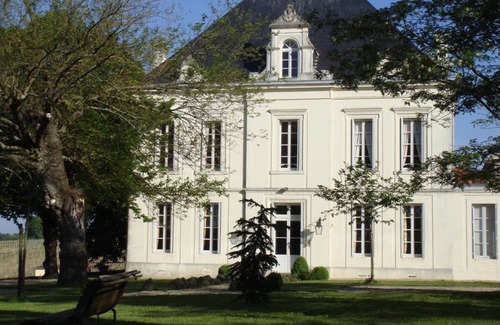 Neac House | Red Room - In the heart of the vineyard - calm, chic, incredible view, all comfort