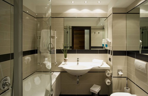 Barzano Hotel | Red's Redaelli Hotel