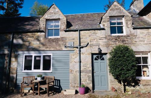 Strathtay Apartment | Red Squirrel Cottage