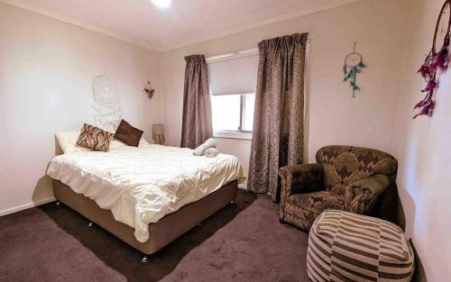 Narrandera House | Red Steps - 4 bedroom home