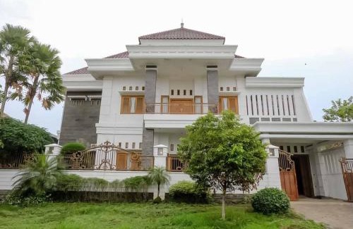 Malang Hotel | RedDoorz at Daffi Araya