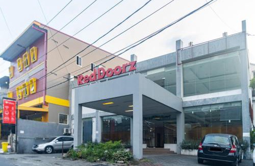 Manado City Centre House | RedDoorz near Bahu Mall Manado