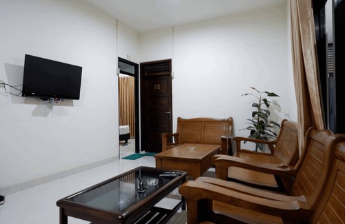 Purwokerto House | RedDoorz near Living Plaza Purwokerto