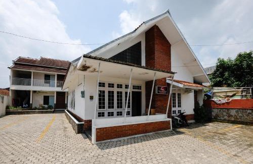 Purwokerto House | RedDoorz near Moro Mall Purwokerto